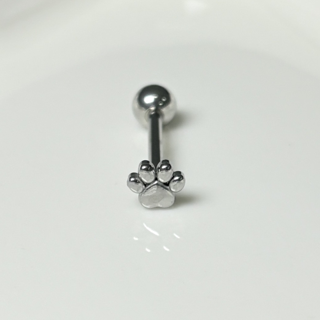Pointed labret stud close-up product detail