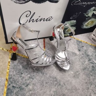 ���Q�¿�õ�廨�߸���Ь��ɫT�ͽ���¶ֺЬŮhigh heels sandal