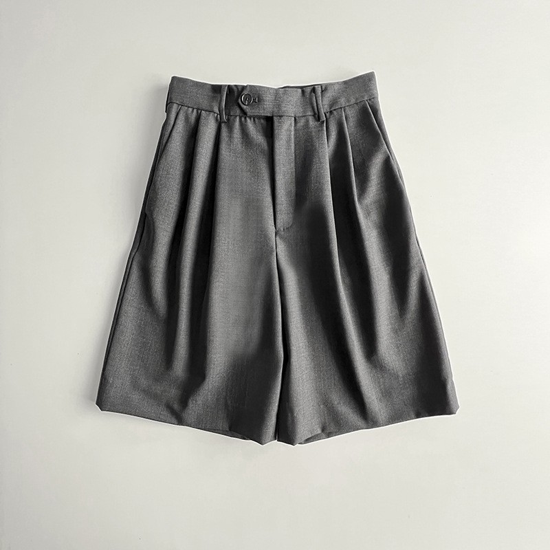 コレクションレベルの精紡ウール混紡ショートパンツ ~ シンプルなハイウエストの質感が痩せています。|undefined