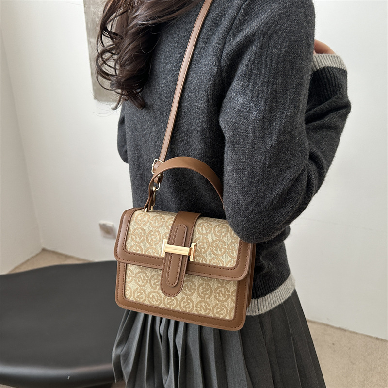 Bolsos para mujer 2025 nuevo estilo de alta calidad clásico pequeño cuadrado bolso de hombro retro de moda bolso de mensajero de moda de todo fósforo