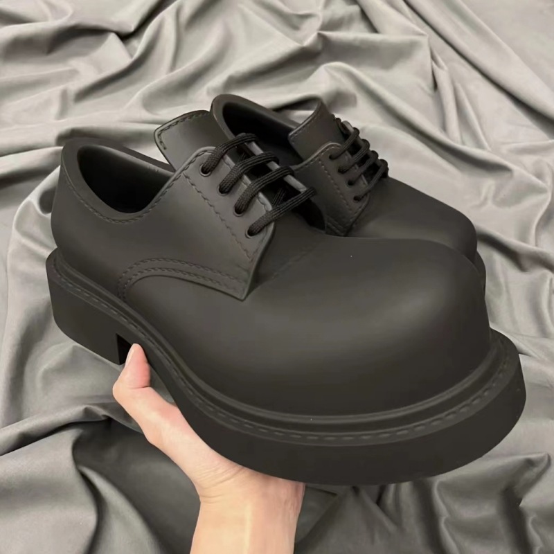 Herren- und Damenlederschuhe für Frühjahr und Sommer 2024, mit Schnürung, runden Zehen, hohen Absätzen und niedrigem, dickem Design_voghion.com