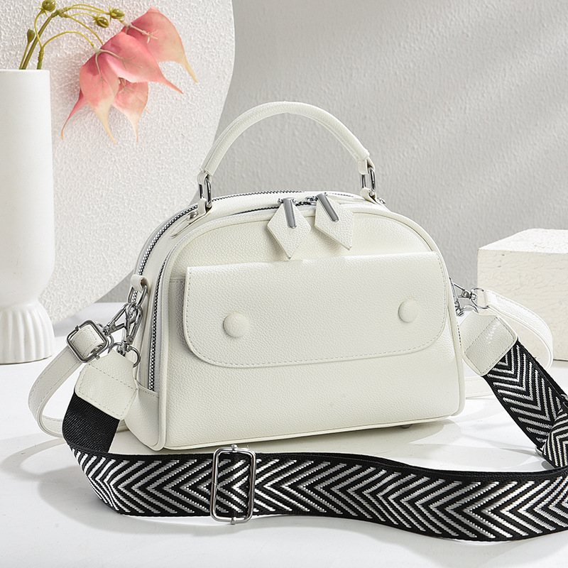 Temperamento sensación de bolso cuadrado 2025 nuevo tipo de bolso de hombro casual de moda de viaje bolsos de mano versátiles