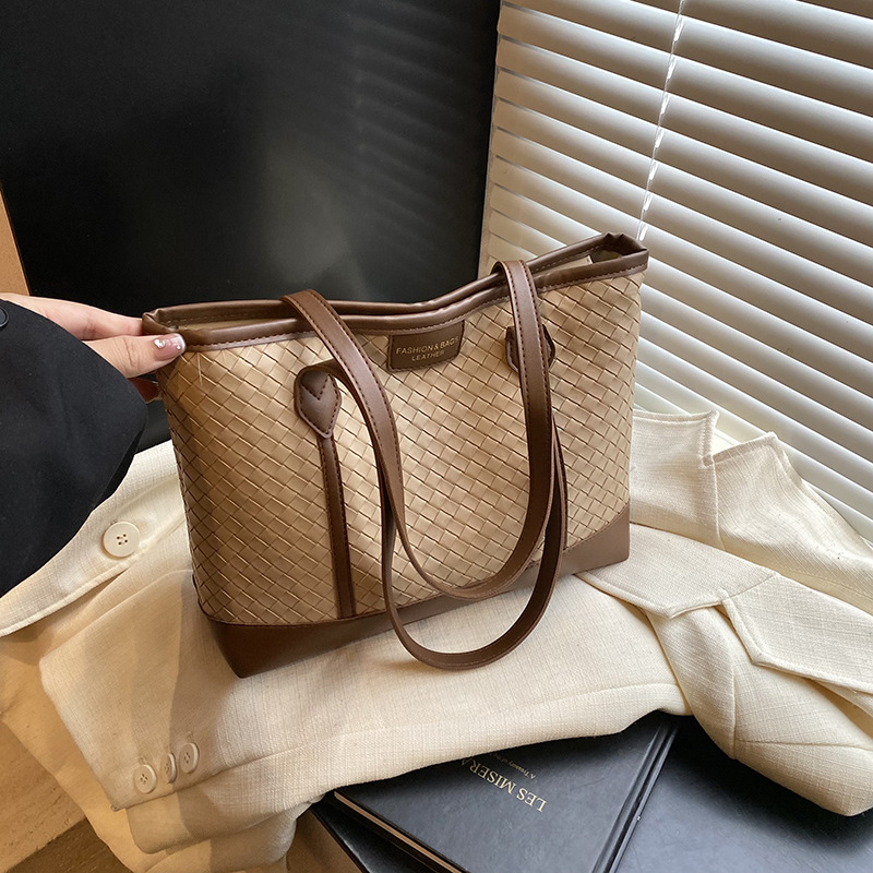 Bolsas de alta capacidad de transporte 2024 nuevas bolsas de mujer, bolsas de hombro casuales, bolsas populares