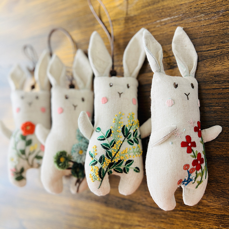 Conejo muñeca bordado DIY material paquete Lu bordado hecho a mano regalo de los niños conejo blanco bordado tridimensional adornos lindos