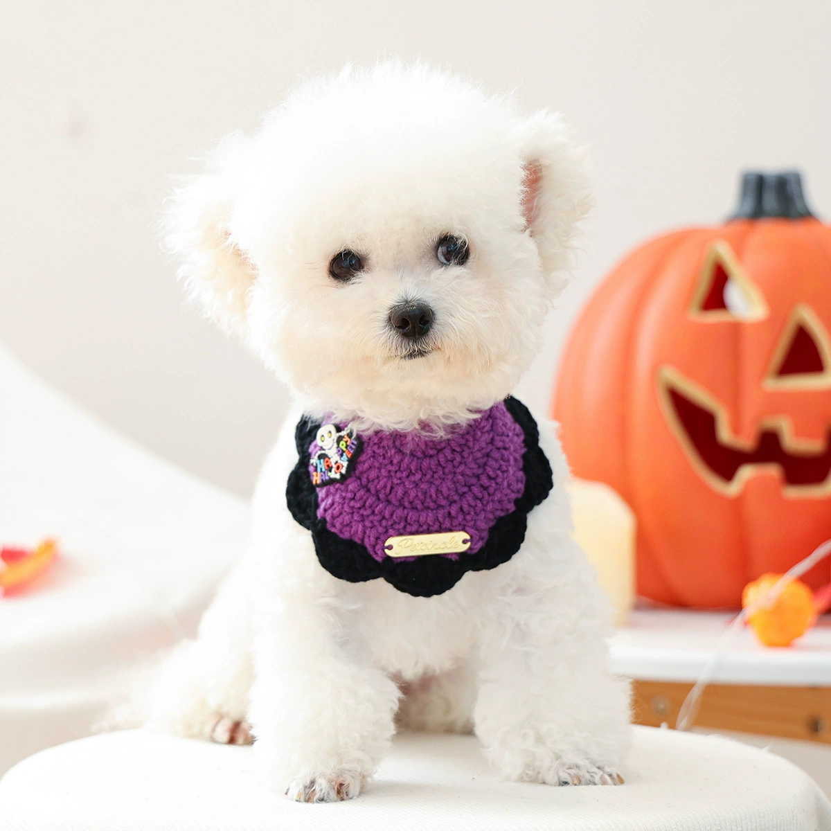 Новые аксессуары для животных на Хэллоуин осень-зима 2025 года: милые собачьи и кошачьи полотенца для пасти из шерсти с золотой этикеткой