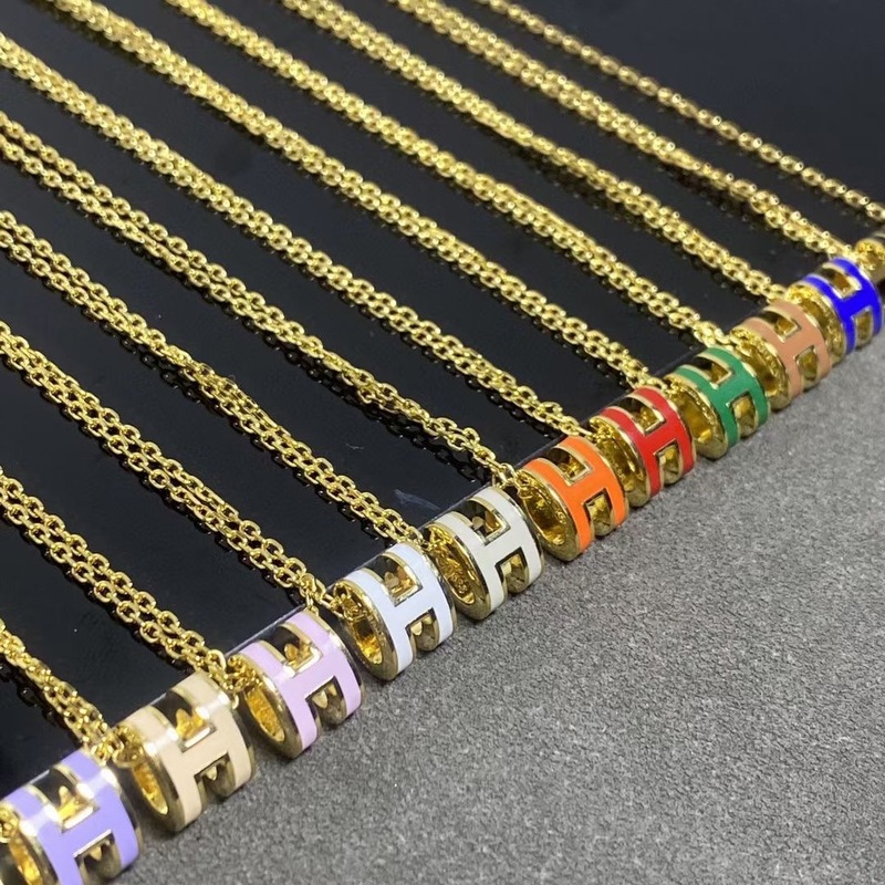 High Version CNC Seiko H Necklace Women Light Luxury Enamel Letter Pendant High Sense Niche All-match Clavicle Chain Wholesale