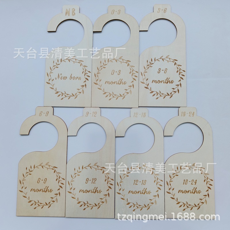 Letras de doble cara 7 palabras Etiqueta de talla de madera de astillas de madera decorativa ropa de bebé gancho de clasificación separado