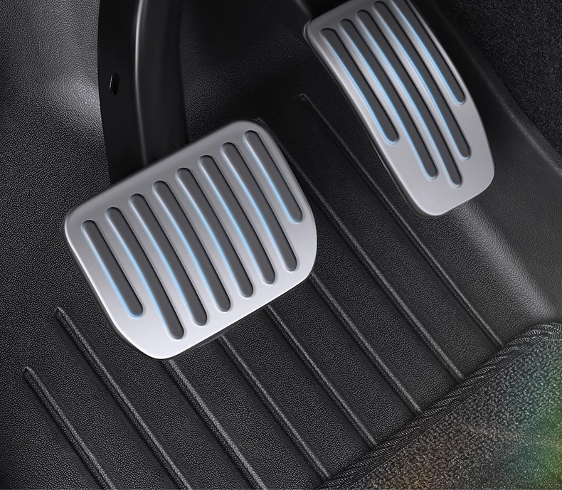 Suitable for Tesla's New Model 3/Y Accelerator Brake Rest Pedal Cover Metal Interior Modification Accessories
