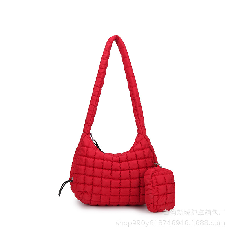 빨간색(41*36*15) 작은 가방 없음