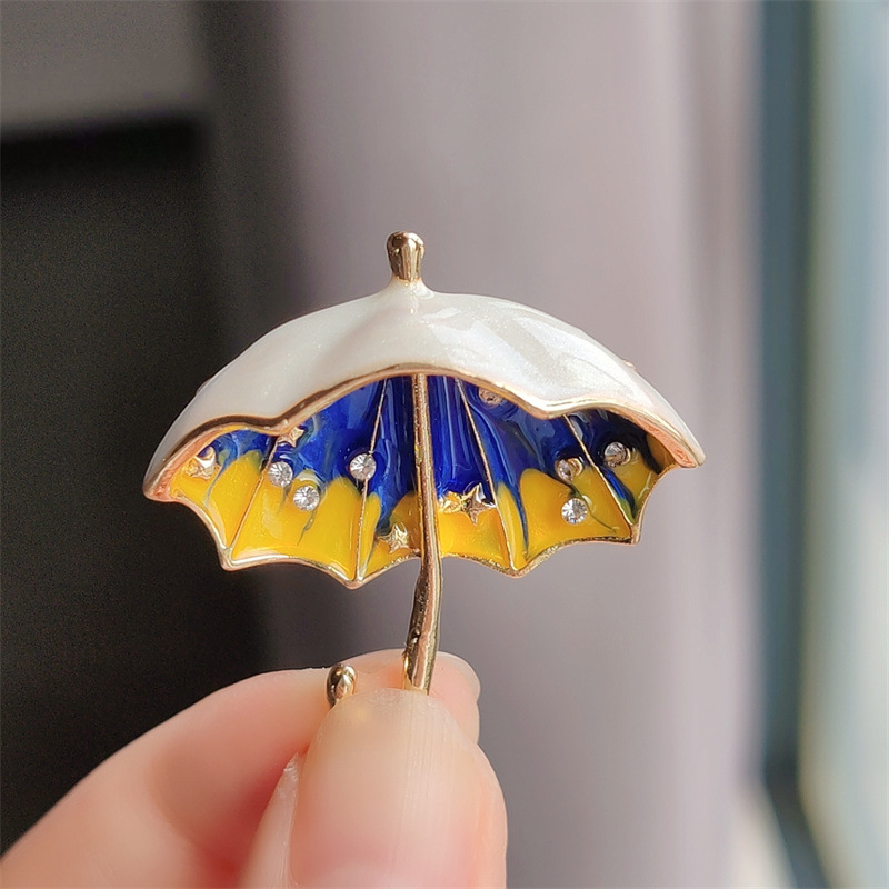 Simple Style Umbrella Alloy Plating Unisex Brooches display picture 1