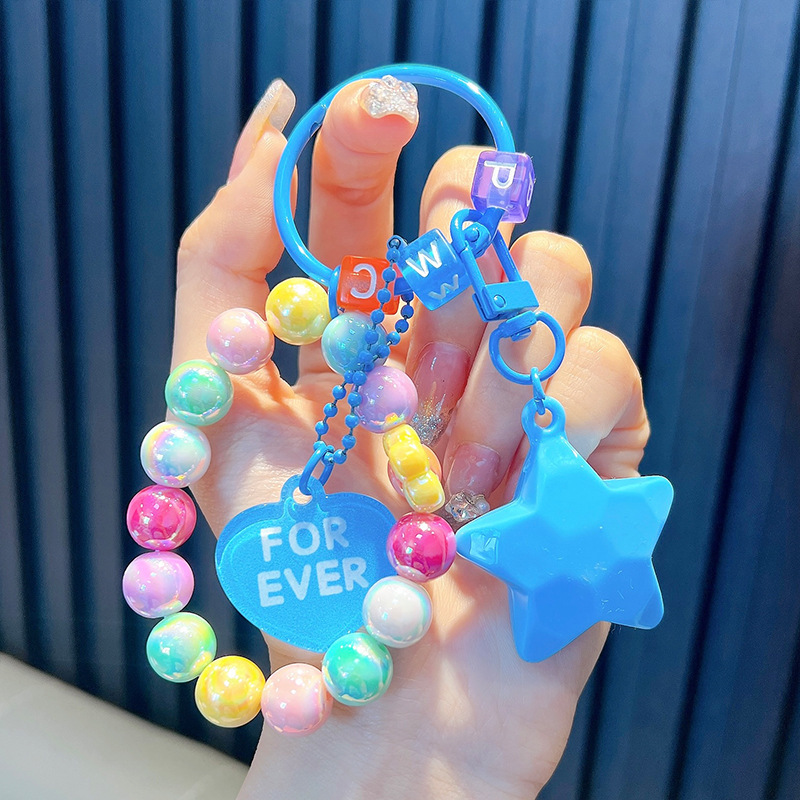 Cuentas de asiento osos colgantes de llaves de bolsos acrílicos exquisitos colgantes de llaves de automóvil colgantes pequeños regalos al por mayor