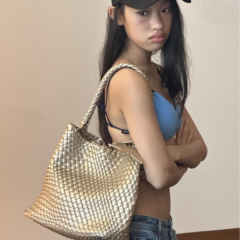 2025 新しいスタイルの銃中型手織りバッグトートバッグ女性のハイエンドポータブルショルダーバッグ大容量|undefined