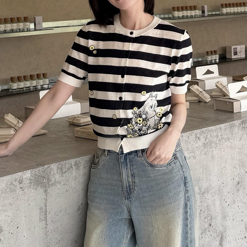 2026 Summer Round Neck Striped Color-Block Cartoon Daisy Embroidered Short Sleeve Knit Cardigan Top for Women MBF2CAR021 2026 Summer Round Neck Striped Color-Block Cartoon Daisy Embroidered Short Sleeve Knit Cardigan Top for Women MBF2CAR021