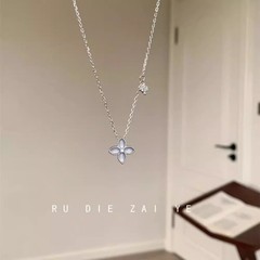 大象灰蓝色小香风四叶草细款项链女轻奢小众清冷感爆闪花朵