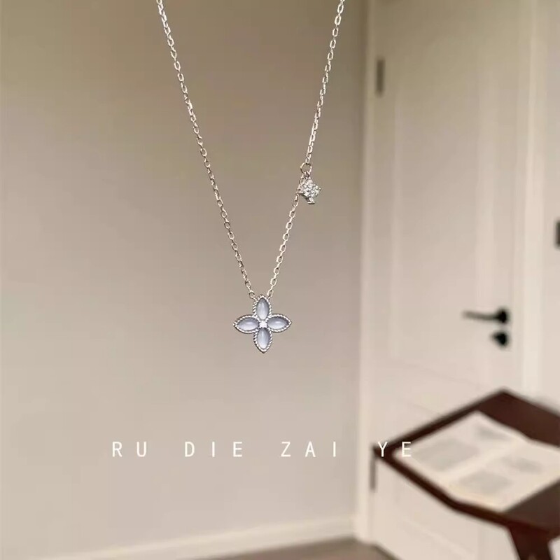 Elephant Gray Blue Small Fragrant Four-Leaf Clover Thin Necklace for Women Light Luxury Niche Cool Feeling Sparkling Flowers