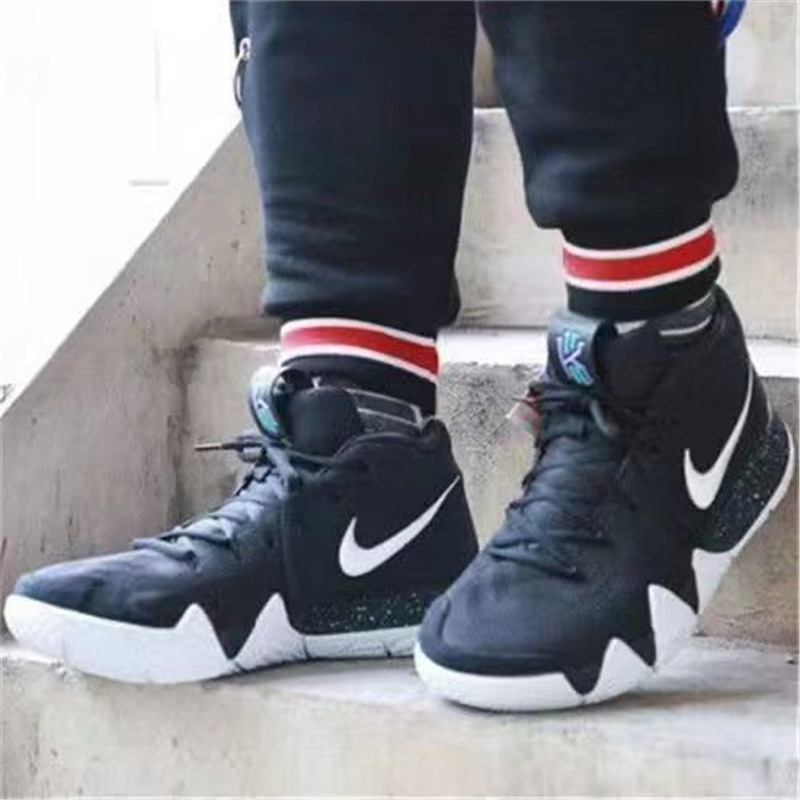Autumn and Winter Popular Kyrie 4 Generation Irving 4 Basketball Shoes Uncle Drew Black and White Air Cushion Wear-Resistant Practical Sports Shoes for Men