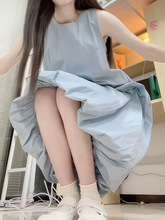 早秋绝美法式无袖背心连衣裙子女夏季2025新款小个子显瘦蓬蓬长裙