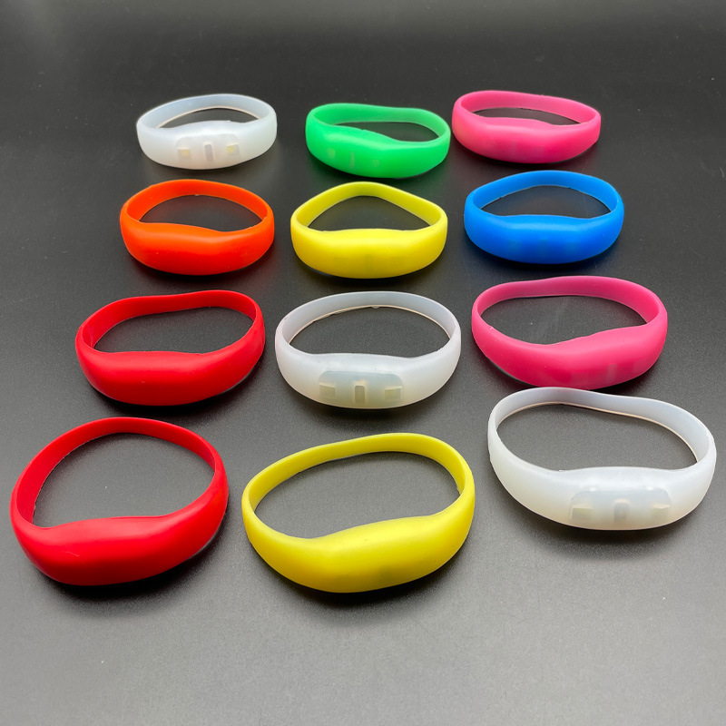 演唱会晚会助威道具全硅胶发光手环按键硅胶led闪光手环现货批发