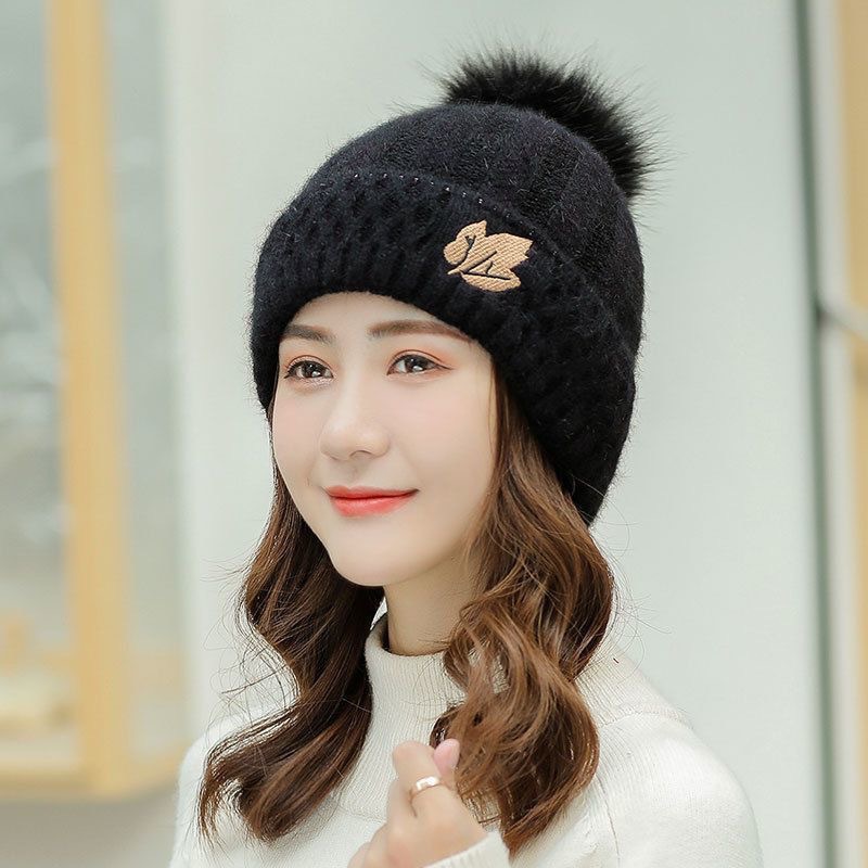 Topi Maple Leaf-Hitam