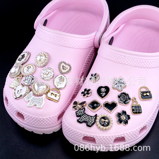 Cross-border New Hole Shoes Accessories Imitation Metal Pearl Shoes Flower Shoe Buckle High-end Beach Shoes Bag Hole Shoes Flower