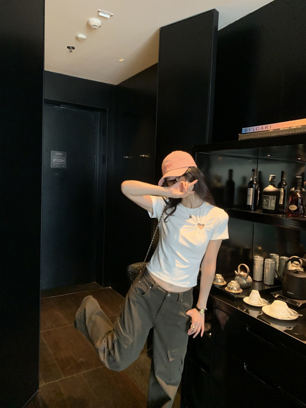 中空デザインラブショートTシャツレディース夏新作ニッチホットガール万能カジュアル半袖ショルダートップ|undefined