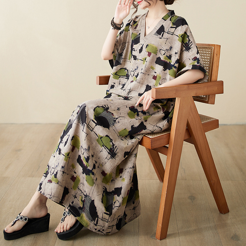 Real Shot of 2025 Summer V-Neck Cotton and Linen Plus-Size Loose-Fitting Artistic Vacation-Style Beach Dress, Vintage Figure-Flattering Long Robe