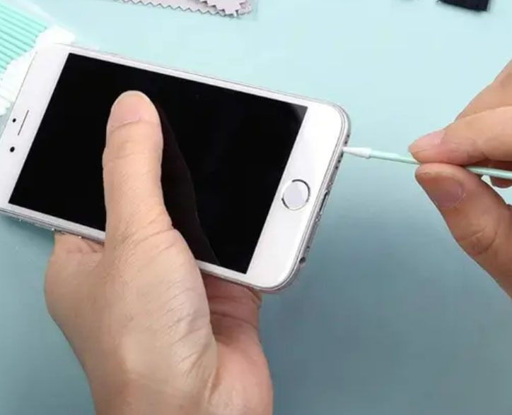 Type-C USB Port Toz Kapağı Telefon Şarj Girişi Metal Toz Kapağı Fırça ile Temizlik Seti