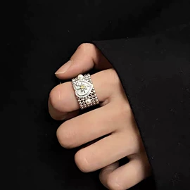 项链;耳环;手链