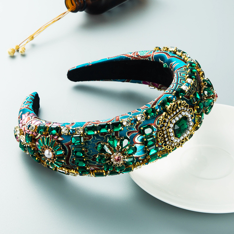 Title 4, Bordado de Esponja Gruesa con Borde Ancho y Cue...