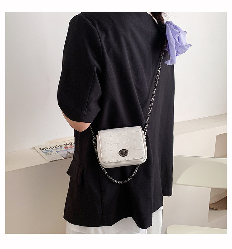 Fashion Chain Stone Pattern Shoulder Messenger Bag Wholesale display picture 7