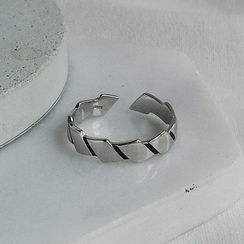 men's Stackable Rings Autumn Winter Angular For Men, Trendy Ins-style Stackable Index Finger Rings, Fashionable And Simple Diamond-shaped_voghion.com