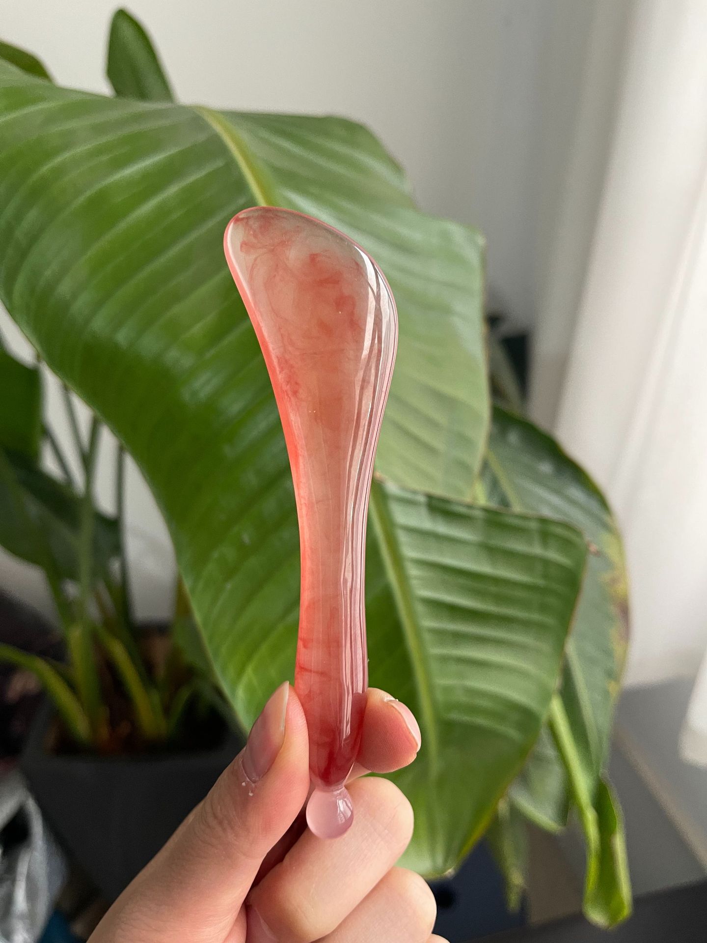 Порошковая палочка из смолы вишневого цвета