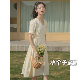 150小矮个子法式茶歇抽绳v领连衣裙女夏收腰显瘦中长款xs显高搭配