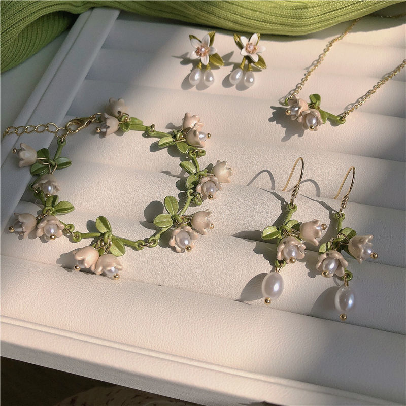 white lily earrings + bracelet + necklace ~ super mori spring new studs girl clavicle chain ear clip