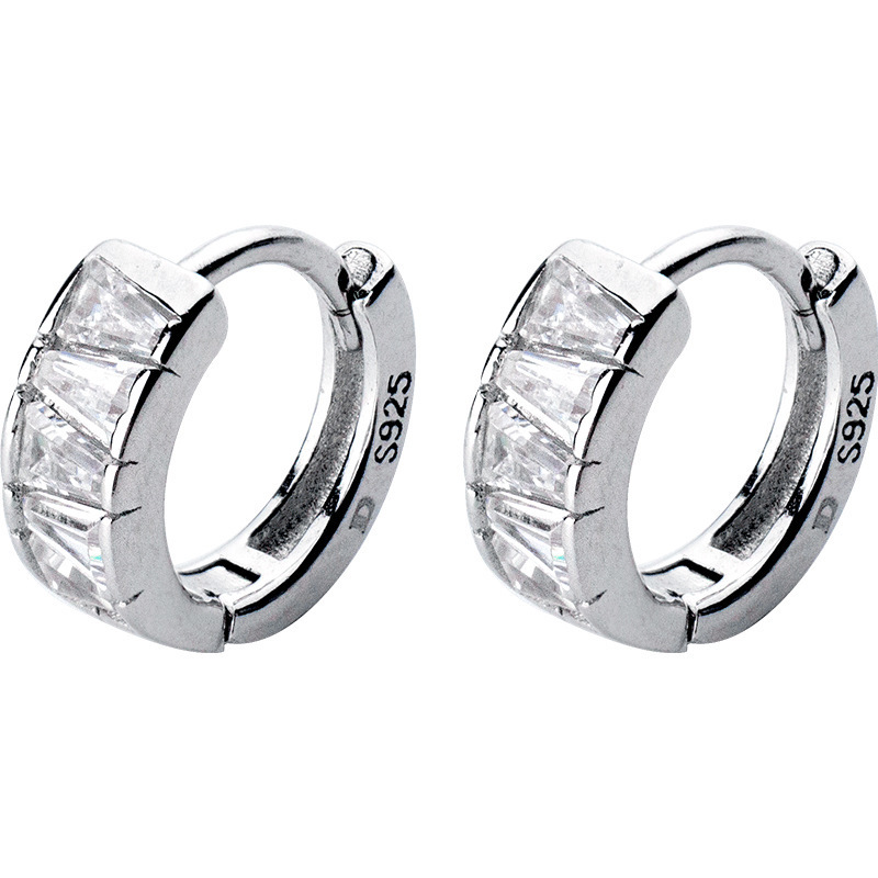 Eloch s925 plata estilo japonés simple taladro dulce corto orejas temperamento tendencia orejas de moda para mujeres E9957