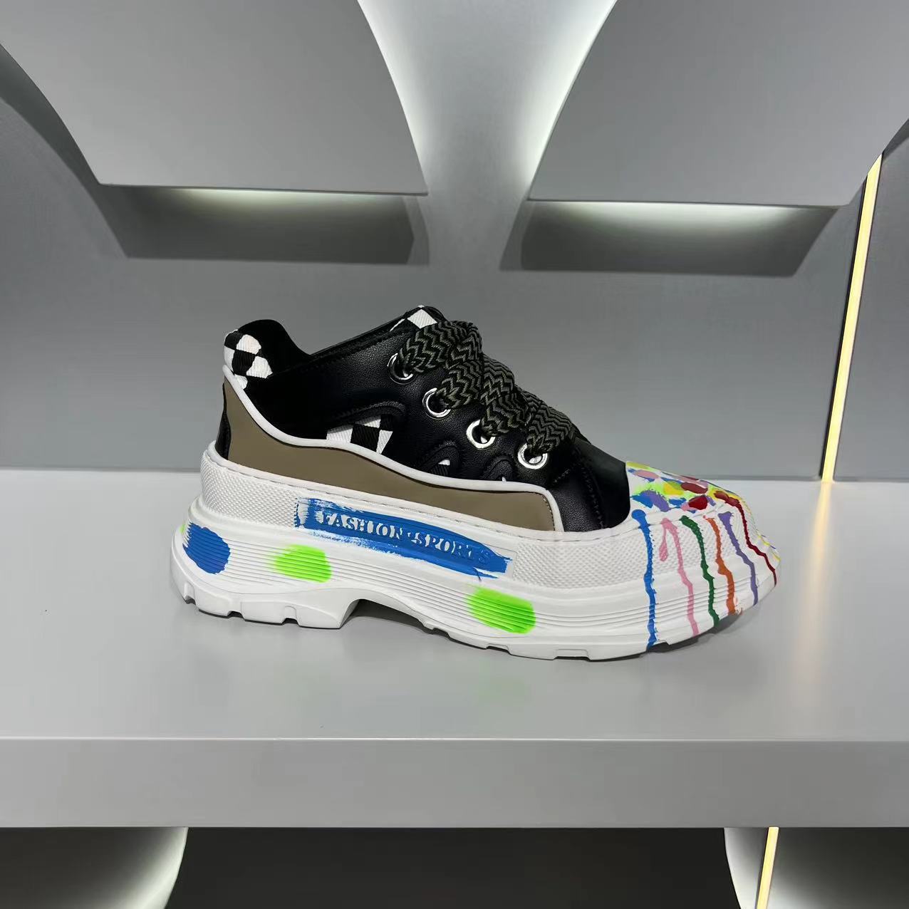 Casual Sneakers For Men With Personalized Graffiti Design_voghion.com