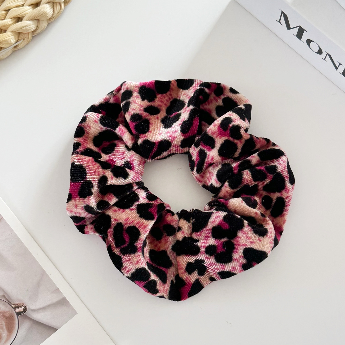 15g Weight Hair Tie Hair Accessories Type 1 Piece Quantity Flannel Material Leopard Pattern Autumn&Winter Season Women's Gender Vintage Style Style Autumn Winter Plaid Velvet Large Elastic Hair Band High Elasticity Hair Tail Hair Band Velvet Hair Accessories 4