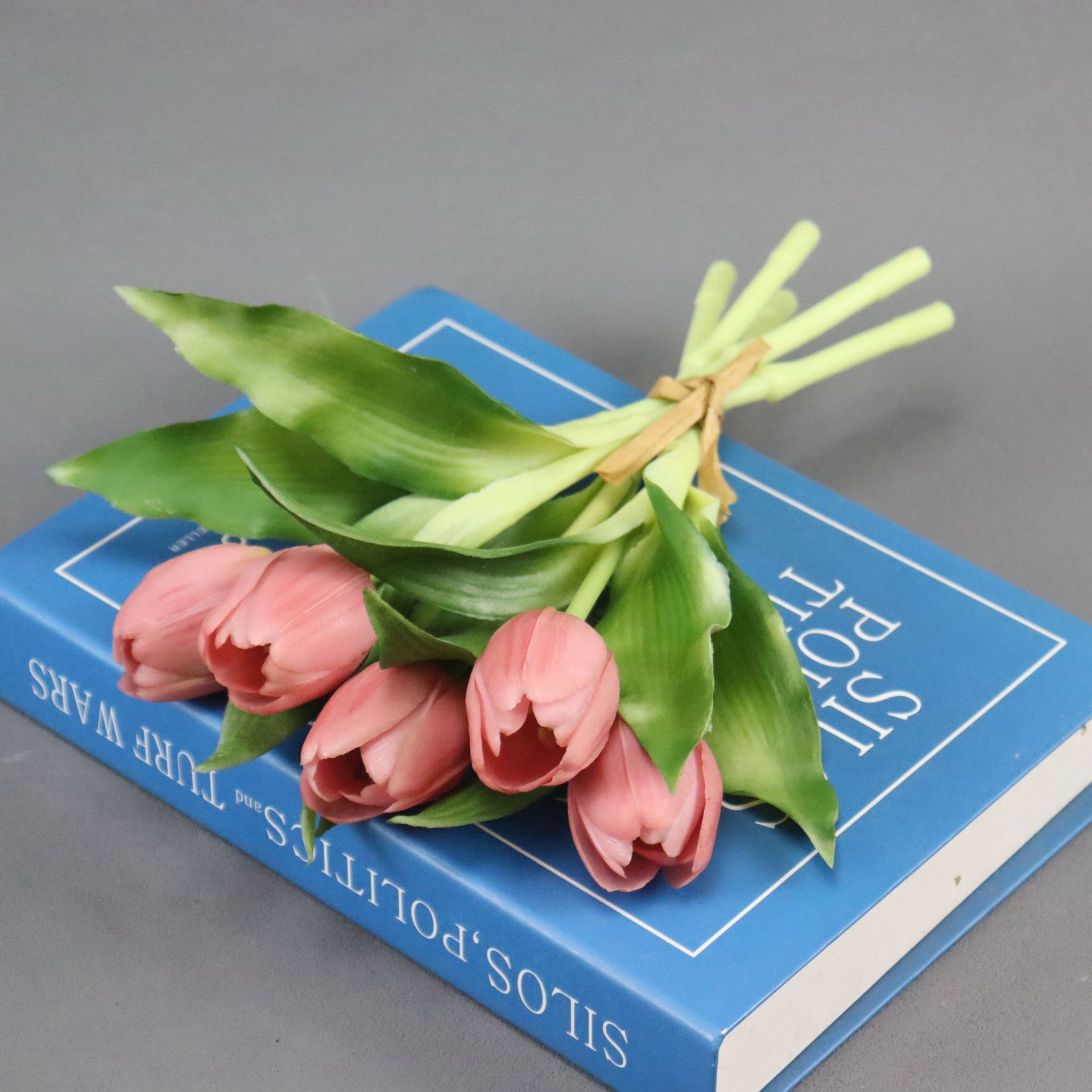 5 flores ramas cortas 28CM mano pegamento suave sensación de tulipas flores simuladas decoración de flores flores falsas ramo de flores