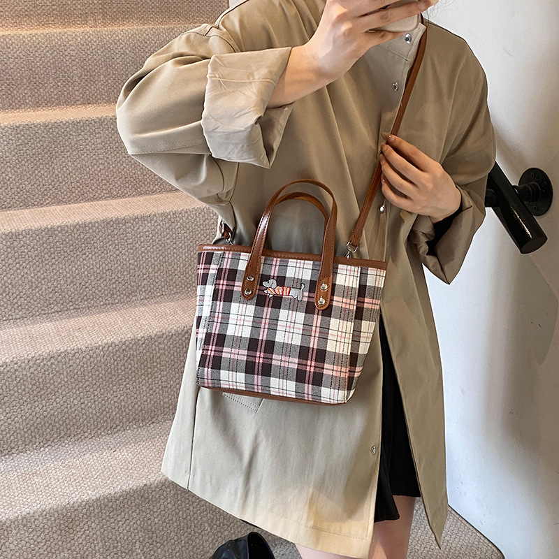 Bolsas de lona populares de este año, bolsas de lona de gran capacidad para mujeres, 2024 nuevo otoño y invierno bolsas de celosía, bolsas de cubo de mano