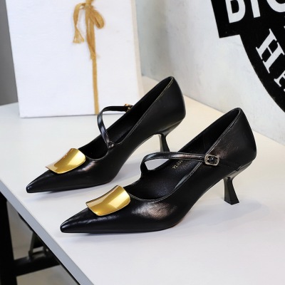 6093-K206 European and American retro hand grip pattern with a straight heel buckle and metal decoration, pointed shallo