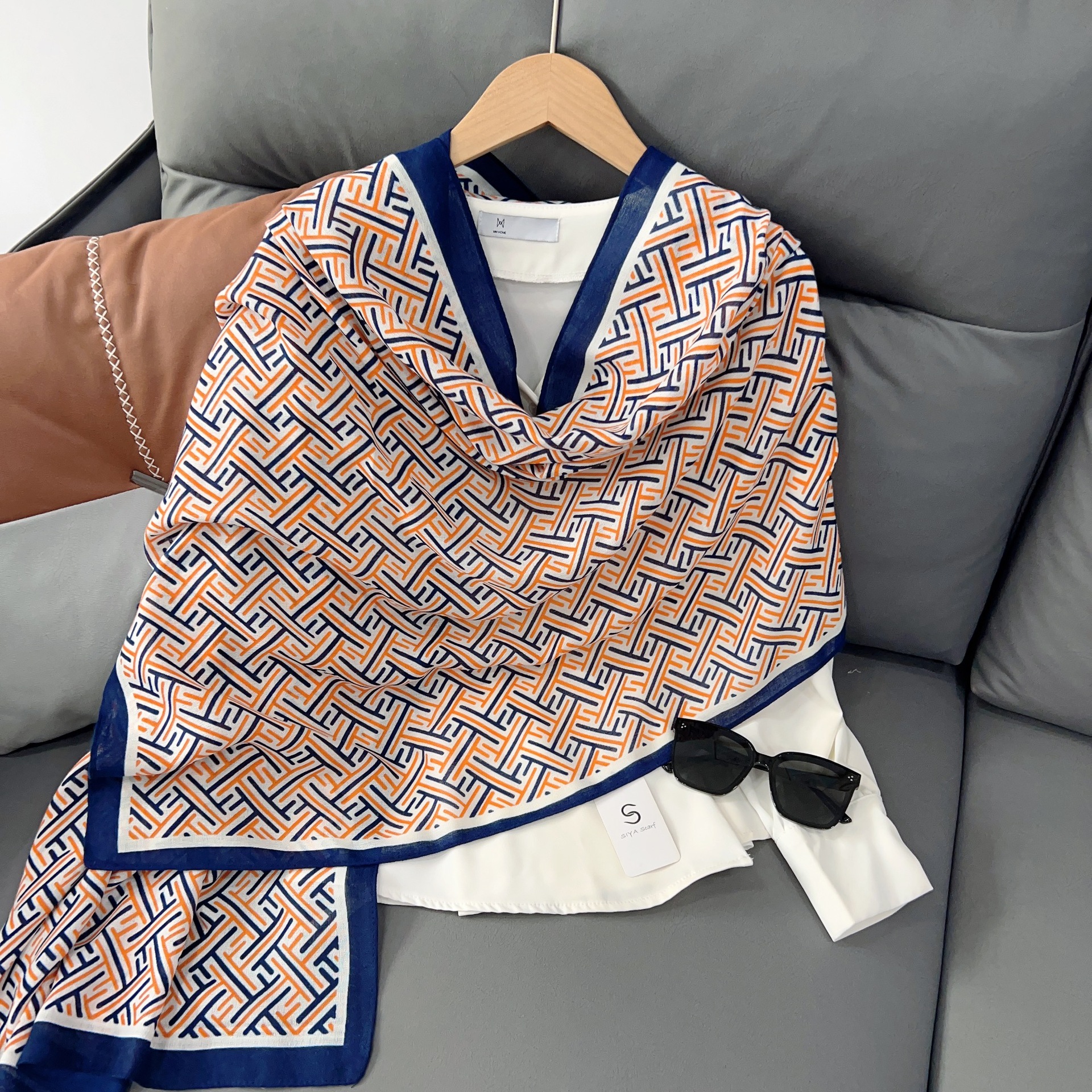 Pañuelo versátil de algodón y cáñamo para mujer estilo otoño_voghion.com