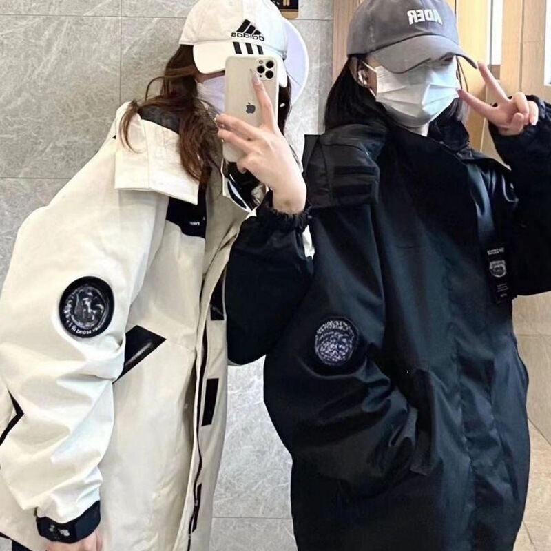 Putian High-End Winter Microfiber down Jacket for Men and Women, Couple's Matching Hooded Coat with Multiple Pockets, Workwear-Style Puffer Jacket Putian High-End Winter Microfiber down Jacket for Men and Women, Couple's Matching Hooded Coat with Multiple Pockets, Workwear-Style Puffer Jacket