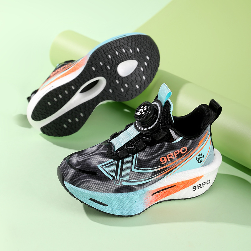 Zapatos respirables para niños zapatos de malla zapatos de correr ligeros antideslizantes 2025 primavera y otoño nuevos zapatos de correr al por mayor