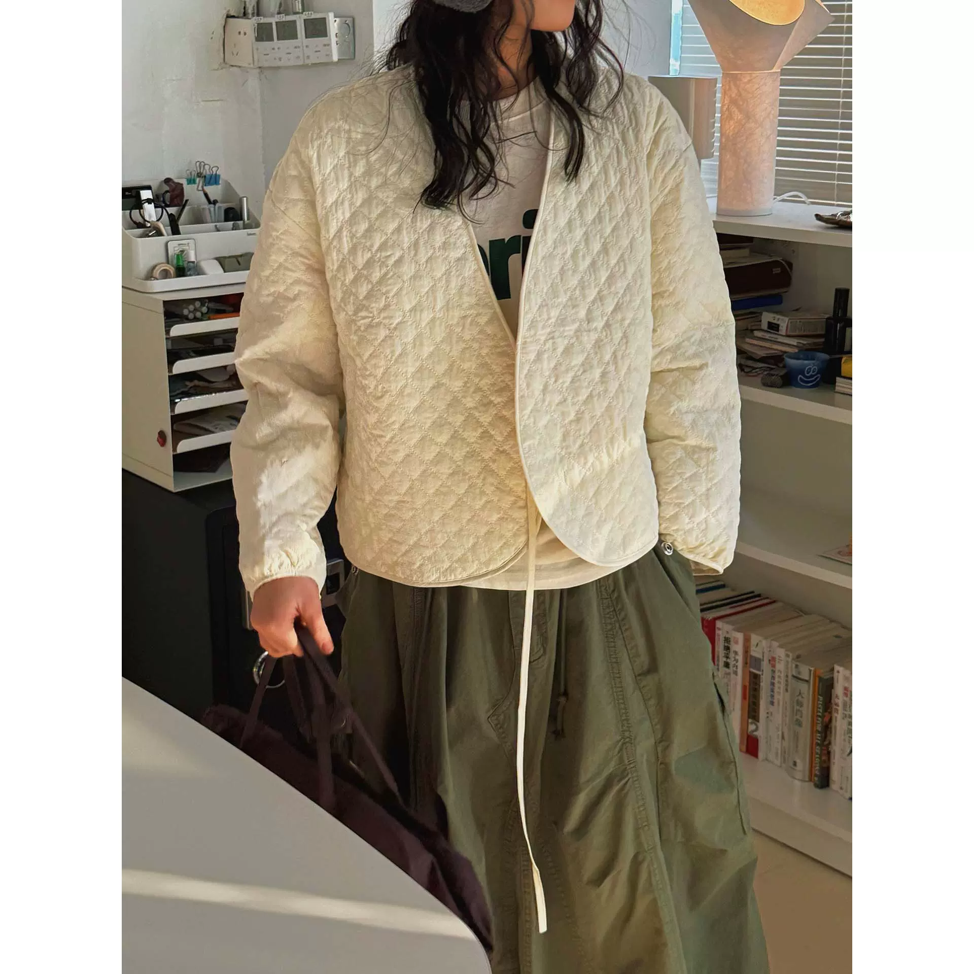 卢浮早春新款日系简约时髦V领菱格纹系带棉服衔缝拼接宽松外套女