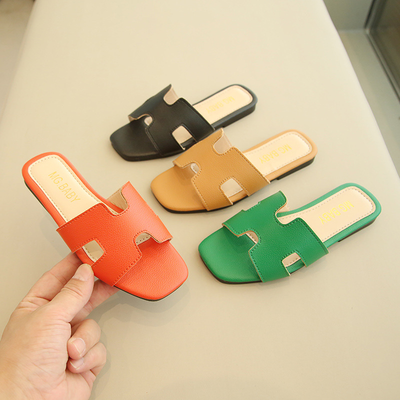 Girls' Shoes 2026 Summer New Children's Slippers Outdoor Sandals Korean Style Little Girls Candy-Colored Soft-Soled Slippers