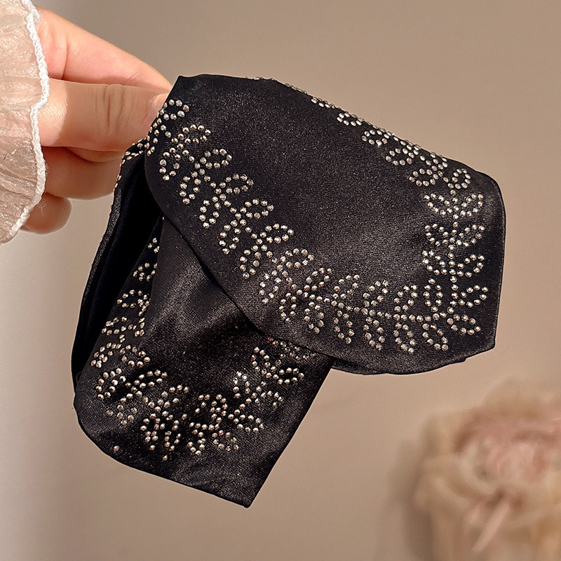 Elegante retrógrado leopardo triángulo clip de agarre mujer 2025 nuevo clip de cabello de cabeza de tiburón clip de cabello adornamiento para el cabello