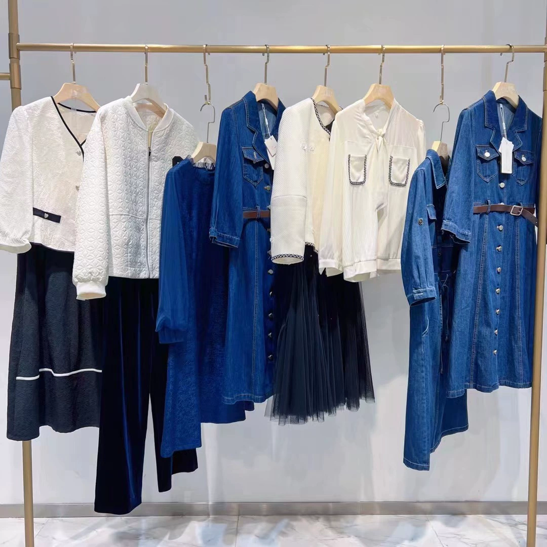 Avrier 2023 Весенняя и осенняя одежда Ухань марки первого уровня