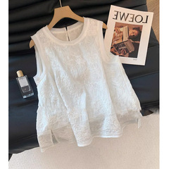女性のための白い新しい中国風の刺繍入りキャミソール 2025 新しいスタイルのユニークな気質ルーズでスリムなノースリーブトップ