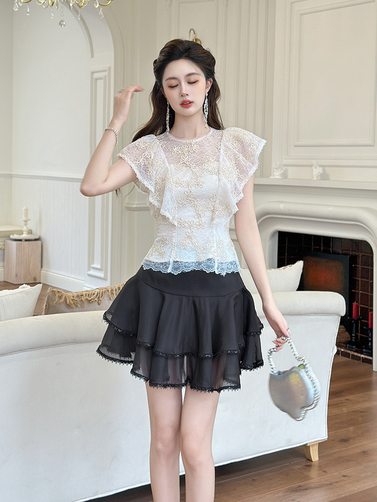 Áo ren nữ ôm dáng tay ngắn cổ tròn diềm xếp nếp — mơ