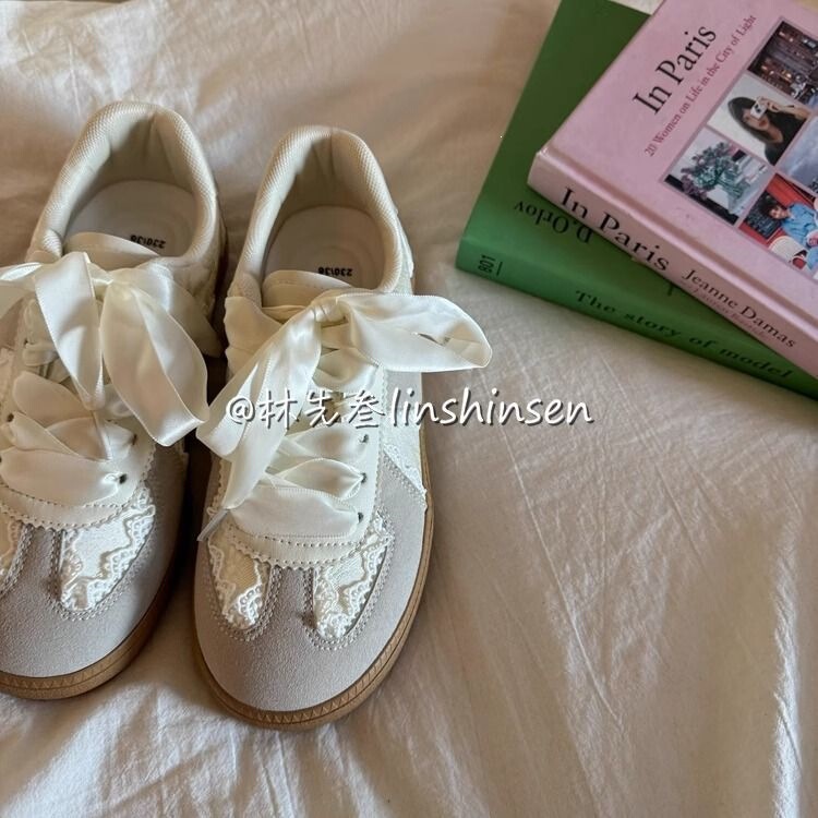 Hong Kong Style Retro Thick-Soled Sneakers for Women, 2026 Summer New Gentle White Shoes with Lace Trim, Versatile Casual German Training Shoes